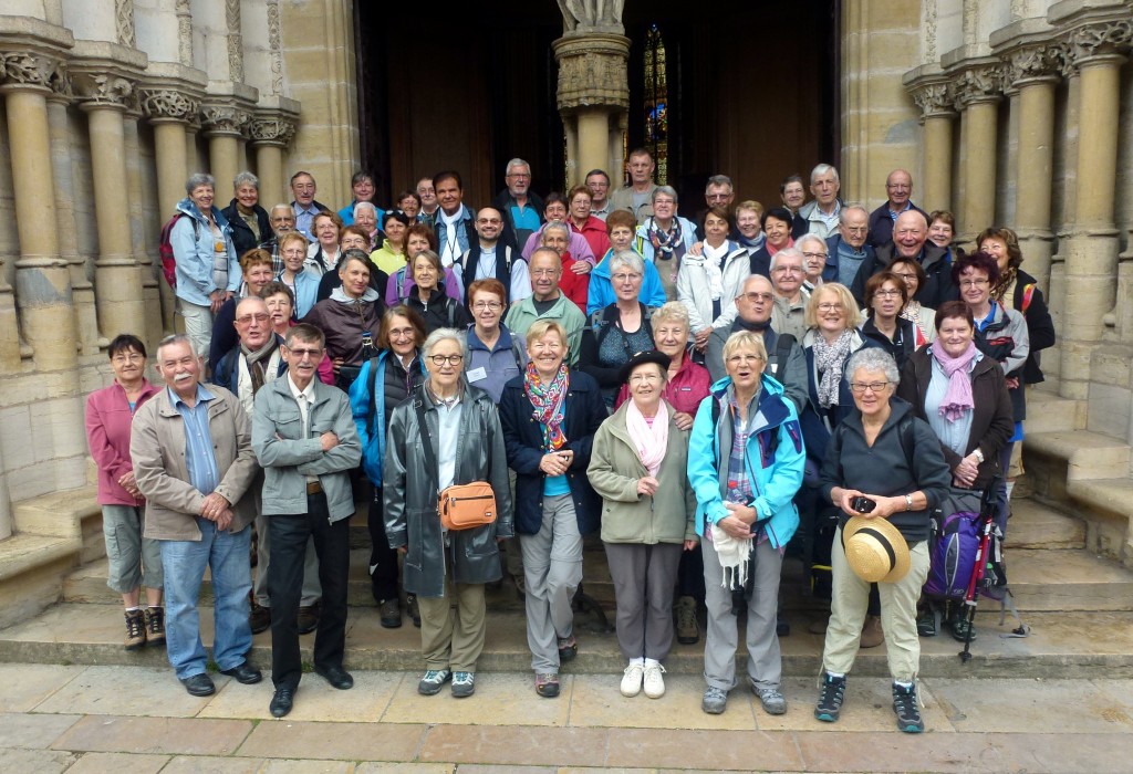 Dijon 21 mai 2014 - Départ du pélerinage pédi-bus pour Compostelle